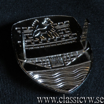 EMBLEM T1 FRAM -59 BLÅ ORIG. MED BAS