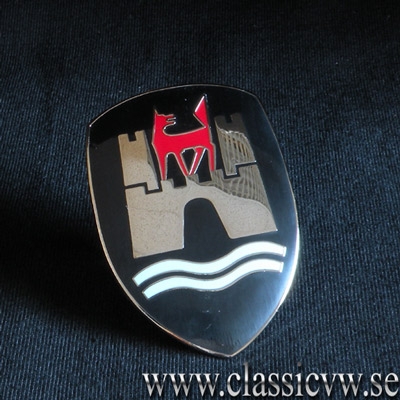 EMBLEM T1 FRAM 60-63 SVART ORIG.
