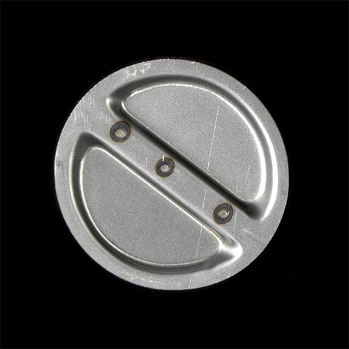 PLÅT T2 -67 TÄCKLOCK I GOLV FÖR BROMSVÄTSKEBEHÅLLARE