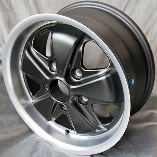 FUCHS MAXILITE 7X15 130/5 ET 47 SVART
