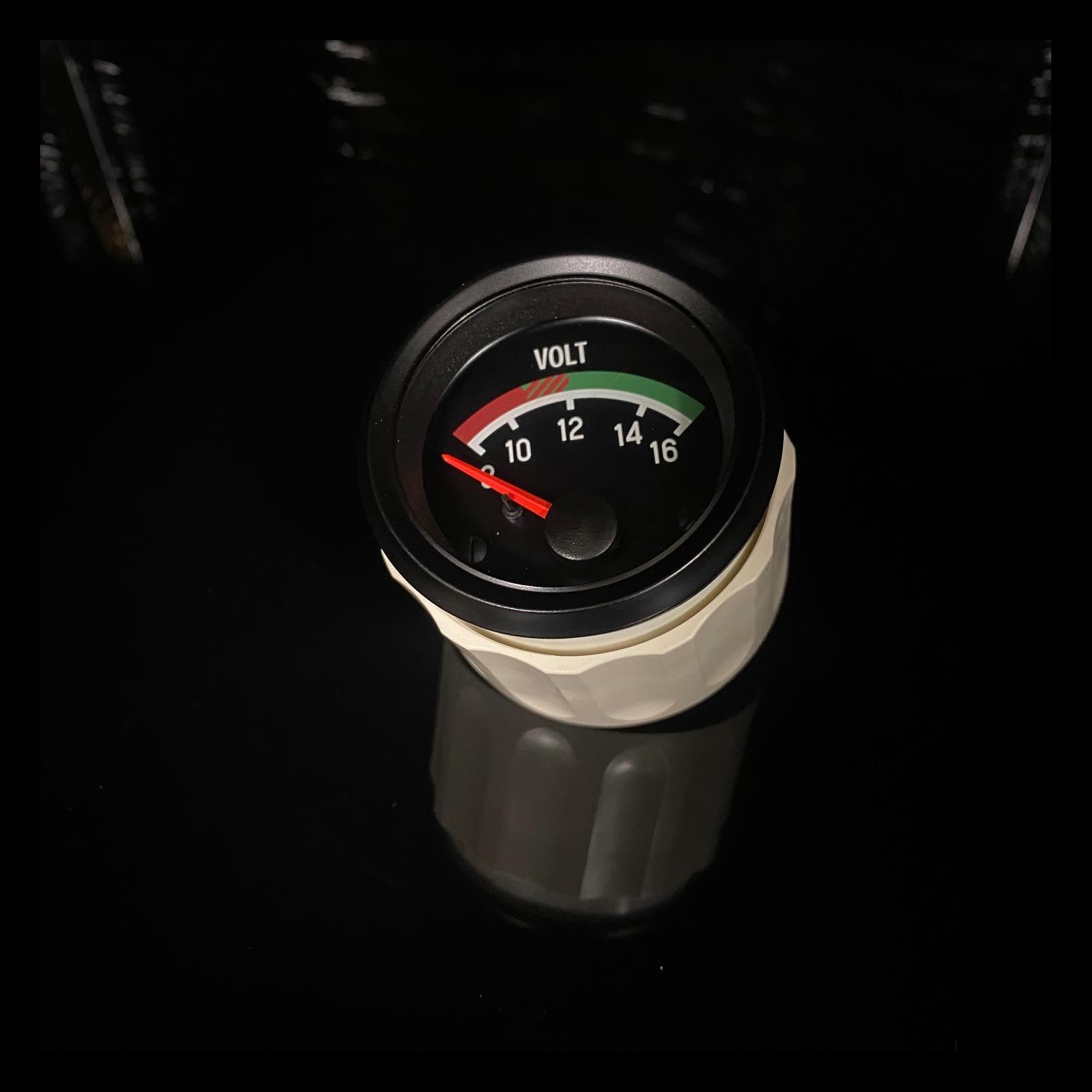 VDO VOLTMÄTARE 12 VOLT 52MM