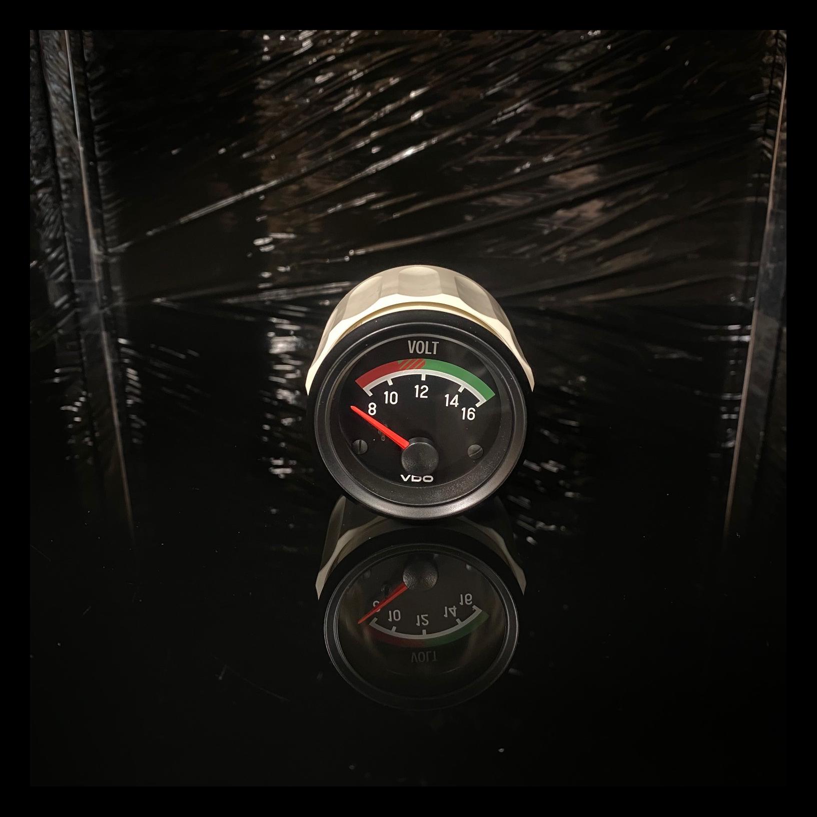 VDO VOLTMÄTARE 12 VOLT 52MM