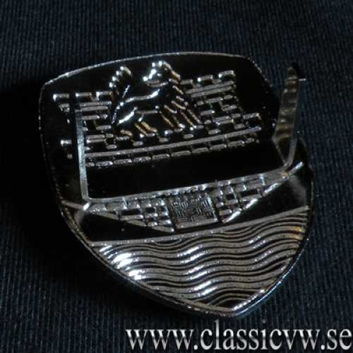 EMBLEM T1 FRAM -59 BLÅ ORIG. MED BAS EMBLEM T1 FRAM -59 BLÅ ORIG. MED BAS